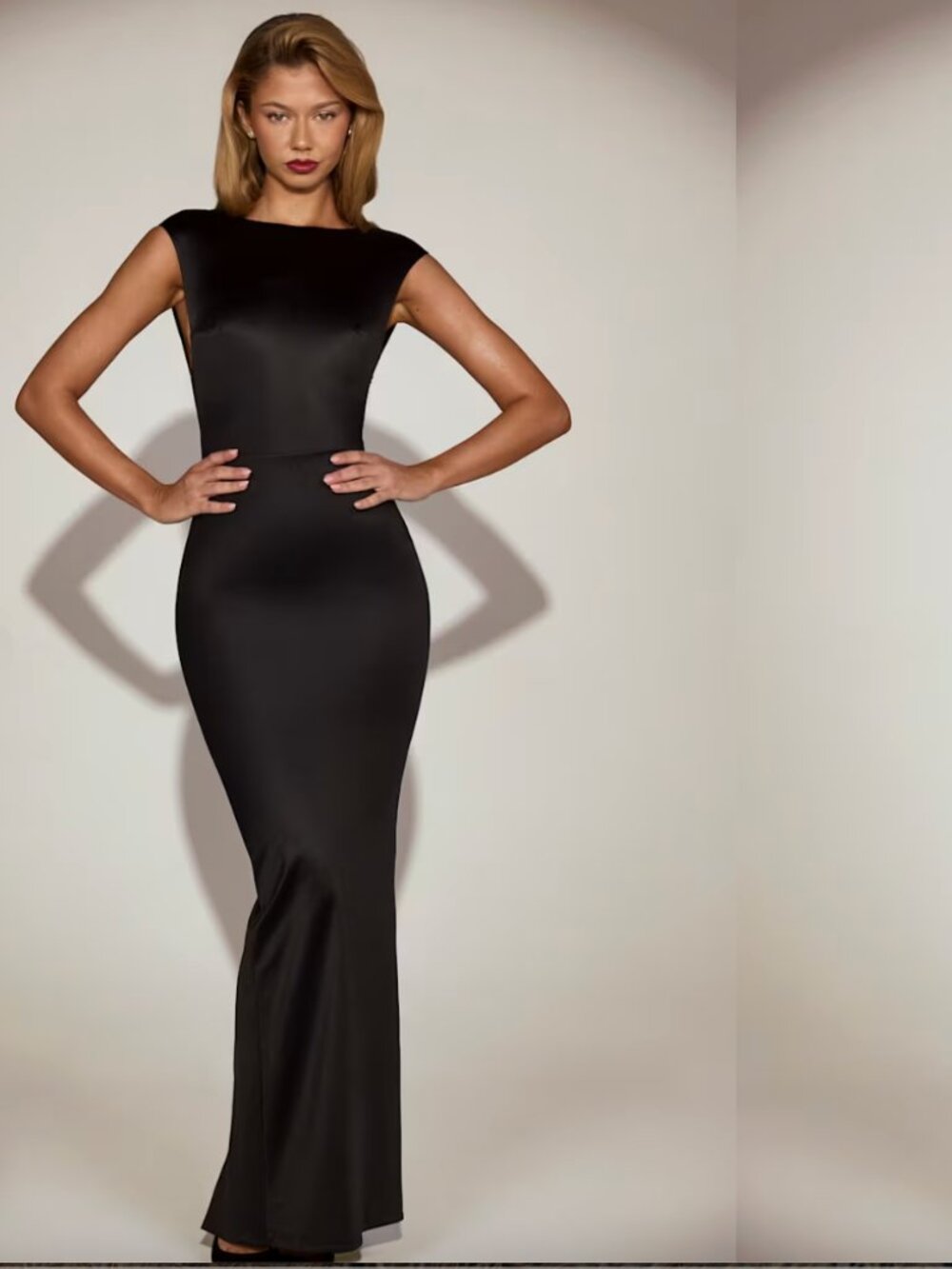 Oh Polly Black Open Back Maxi Gown – New With Tags 🖤